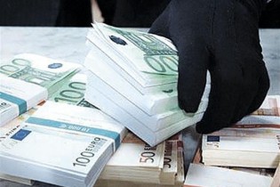 Гонтарева пообещала доллар по 11,7 гривен и пригрозила банкам штрафами