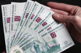 В РФ курс доллара к рублю превысил отметку 41,5