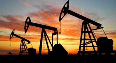 Цены на нефть снова снижаются из-за избыточного предложения