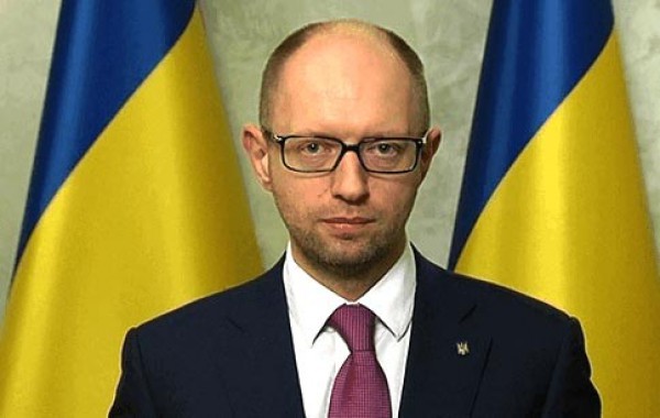 Арсений Яценюк: в день Украина тратит на армию 95 млн грн