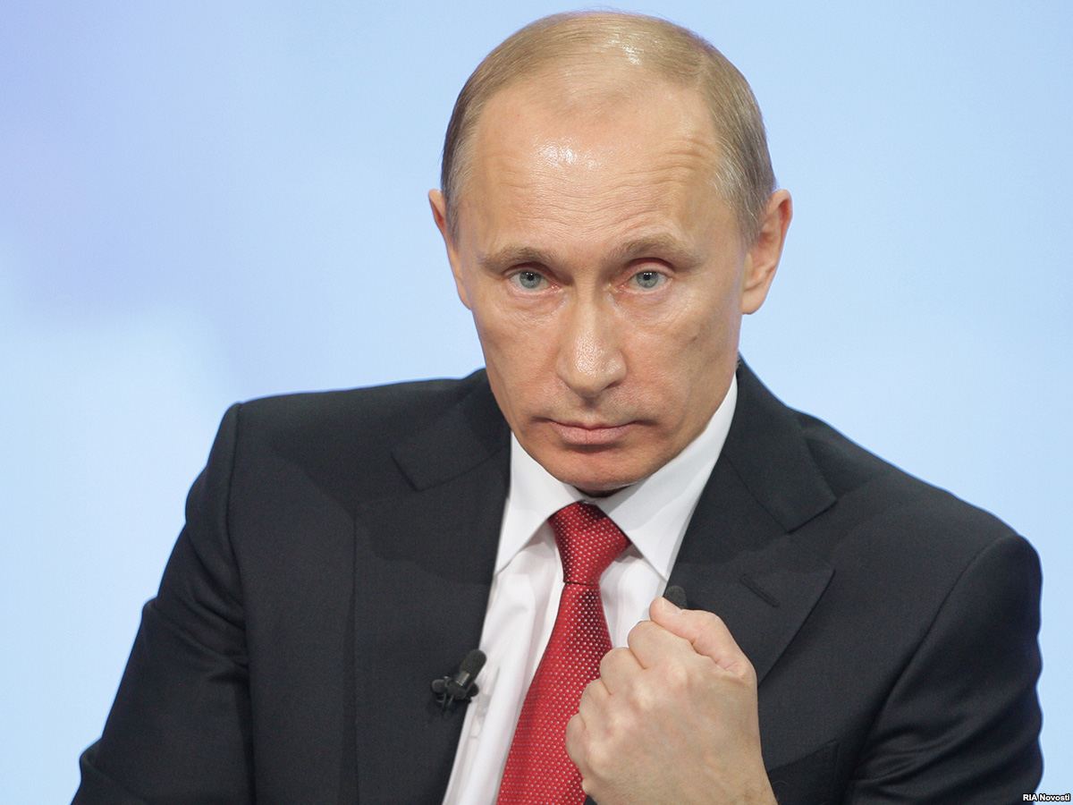 Путин запретил чиновникам иметь счета в зарубежных банках