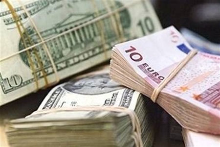 Нацбанк потратил на валютные интервенции 1,3 млрд долларов