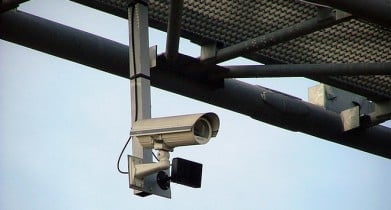 Опубликован закон о штрафовании водителей на основании автоматической фото- и видеофиксации.