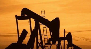 Международное энергетическое агентство повысило прогноз мирового спроса на нефть.