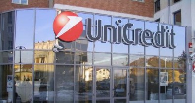 UniCredit Bank приостановил работу четырех отделений в центре столицы.