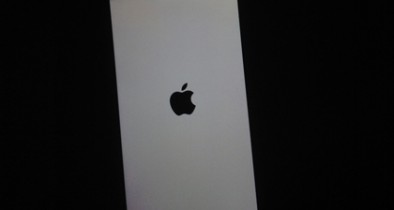 Apple ответила на жалобы про «экран смерти» в iPhone.