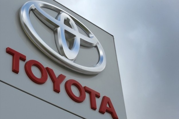Toyota планирует прекратить выпуск бензиновых автомобилей