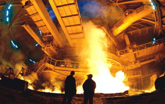 Украинские металлурги в октябре 2015 года по сравнению с октябрем 2014 года увеличили производство стали на 6,4% — до 2,055 млн тонн, поднявшись с 11-го на 10-е место в списке мировых производителей этой продукции, сообщает World Steel Association.