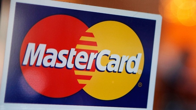 Банк Пиреус сообщил о прекращении с 29 декабря сотрудничества с платежной системой MasterCard.