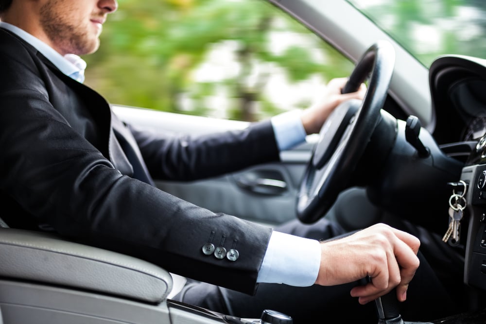 Уехать и не переплатить: как выгодно стать автовладельцем в 2015 году?
