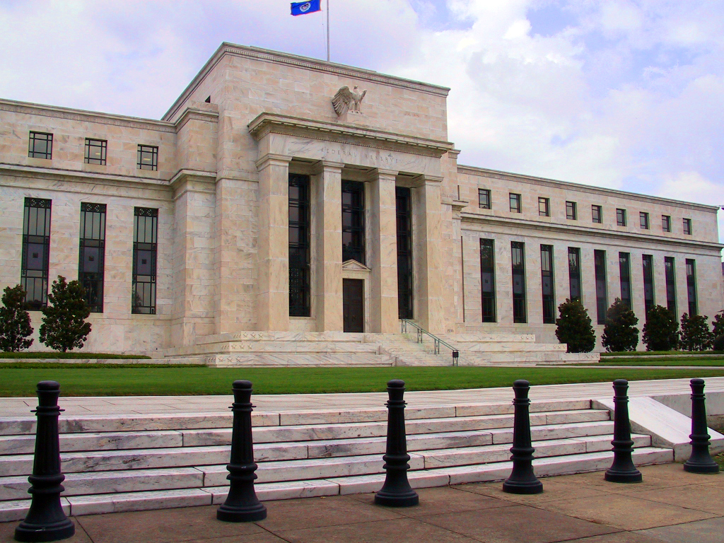 Центробанк США не будет повышать процентные ставки до апреля