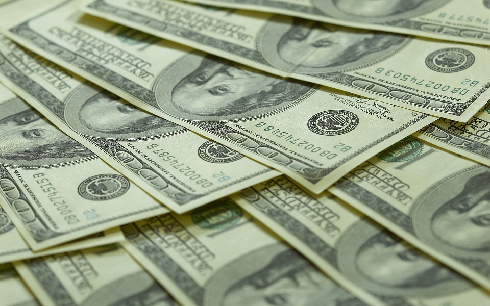 На аукционе НБУ продолжается рост курса доллара