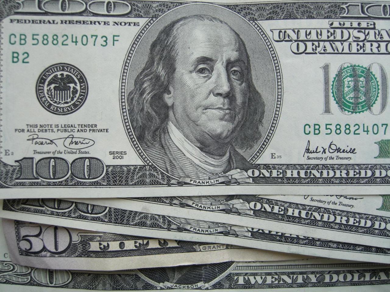 В банковских обменниках доллар продолжит дорожать