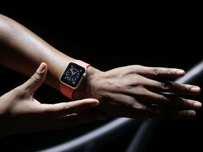 Тим Кук анонсировал начало продаж часов Apple Watch