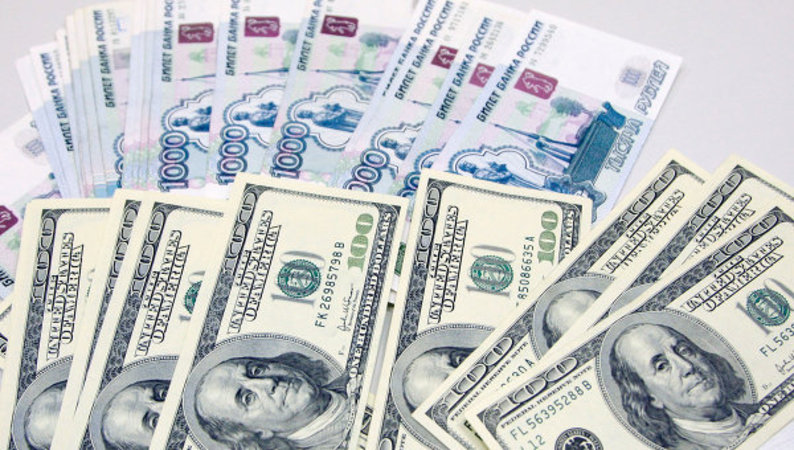 Российский рубль падает из-за неопределенности финансового рынка