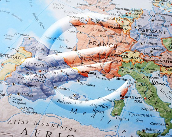 Экономика Франции начнет выходить из застоя в первой половине года