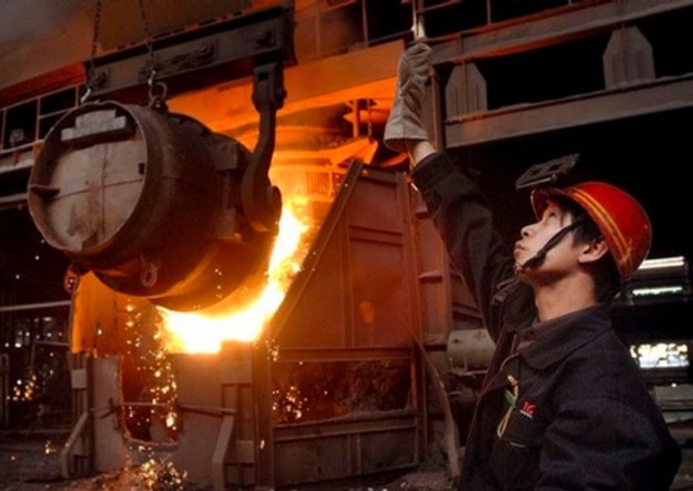 Китайское правительство планирует в ближайшее время сократить мощности по производству стали на 100-150 млн тонн.
