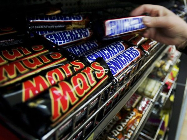 bbcКрупный производитель продуктов питания, корпорация Mars отзывает шоколадные батончики в Германии из-за обнаружения в продукции пластика Американский производитель шоколадных батончиков, компания Mars Inc.