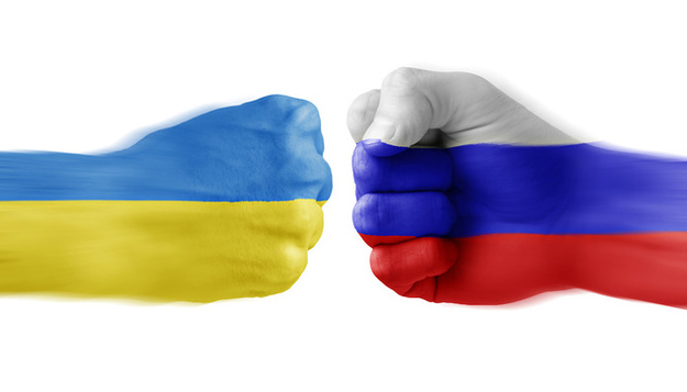 Украина и Россия подали друг к другу иски в европейские арбитражные суды на общую сумму почти 100 миллиардов долларов, сообщает Bloomberg.