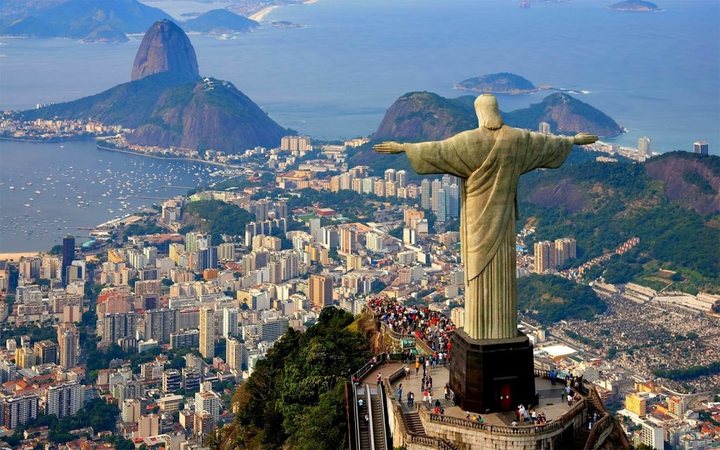 ВВП Бразилии в 2015 году сократился больше, чем в какой-либо другой ведущей экономике мира – 3,8%, что является худшим показателем с 1990 года.