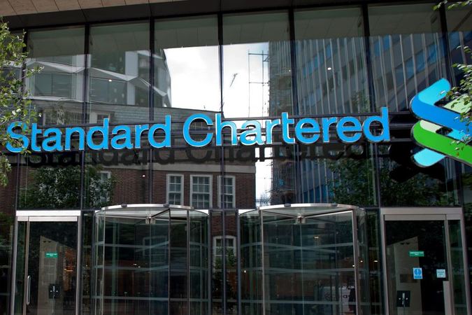 Standard Chartered Bank, который в 2015 году впервые за 26 лет понес убыток, предложил выкупить свои облигации на сумму в $2 млрд.