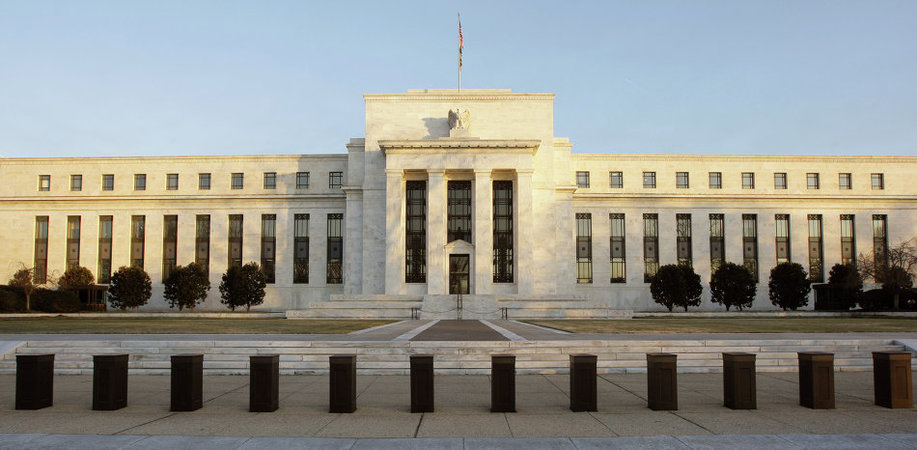 Ассоциация банков Америки (ABA) призывает ФРС придерживаться плана ужесточения кредитно-денежной политики, утверждая, что отсрочка повышения процентных ставок или понижения их до негативного уровня может вызвать тяжелые последствия для экономики.