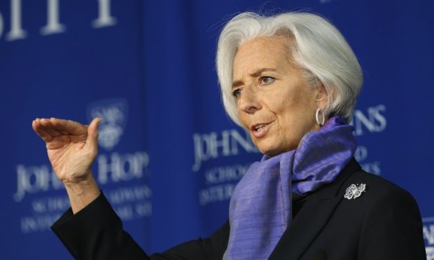 Глава МВФ Кристин Лагард заявила, что глобальной экономике было бы хуже без отрицательных процентных ставок.
