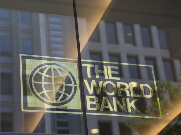 Всемирный банка оценил падение ВВП Украины на 10% в 2015 году.