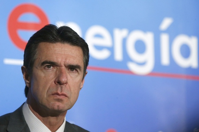 Испанский министр промышленности Хося Манэль Сория подал в отставку после того, как стало известно о его связях с офшорными компаниям в Панаме.