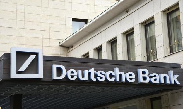 Deutsche Bank фигурирует в расследовании итальянских властей, касающегося манипулирования рыночными ценами при продаже государственных облигаций Италии в 2011 году.