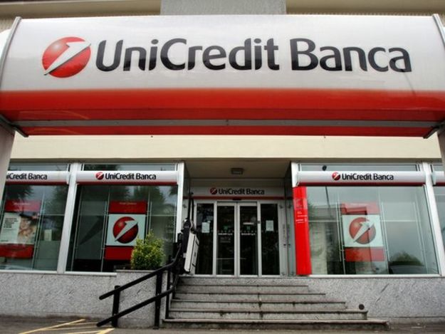 Чистая прибыль крупнейшего банка Италии UniCredit в первом квартале сократилась на 21%.