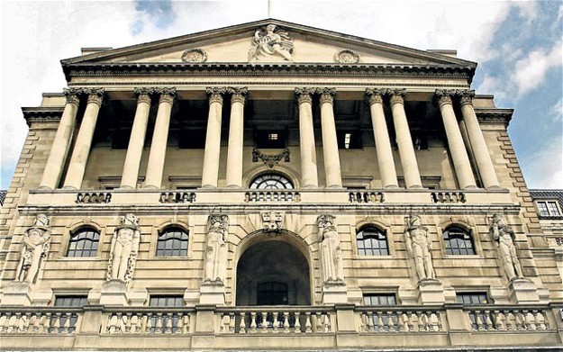 Центральный банк Великобритании сохранил ключевую процентную ставку и ухудшил прогноз роста экономики.