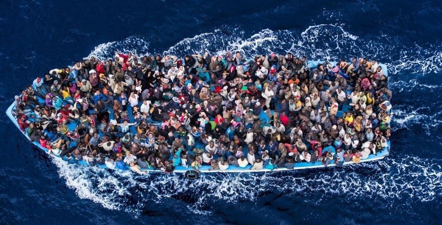 Контрабандисты заработали более $5 млрд в 2015 году, переправляя мигрантов в южную Европу.