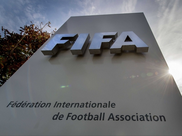 Три бывших топ чиновника ФИФА, включая экс-президента Зеппа Блаттера передали друг другу $80 млн с помощью различных бонусов, поощрений и повышения зарплат.