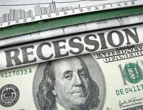 Вероятность рецессии экономики США в следующем году достигла максимума со времен кредитного кризиса.