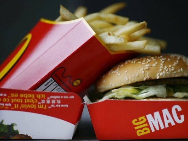 Сеть ресторанов быстрого питания McDonald's приостановила продажу своих самых популярных гамбургеров «Биг мак» в Венесуэле.