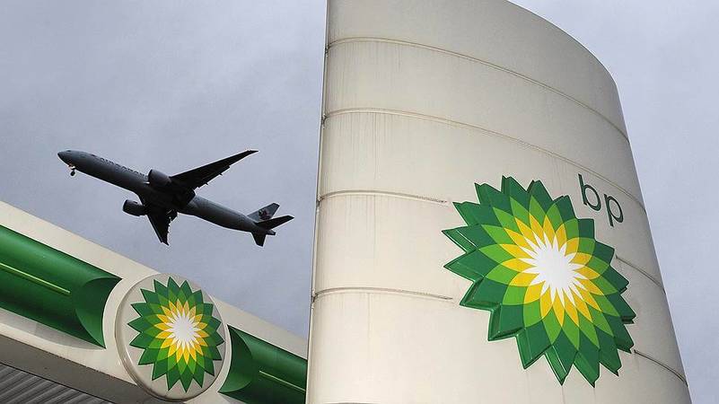 Во втором квартале выручка крупнейшей британской нефтегазовой компании British Petroleum упала на 45%.
