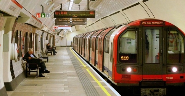 Мэр Лондона Садик Хан объявил о заморозке тарифов на проезд в лондонском общественном транспорте на период до 2020 года, сообщает Русская служба BBC.