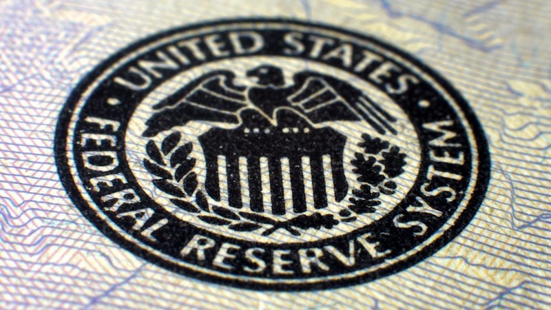 Двое из 23 привилегированных партнеров ФРС в торговле облигациями — Barclays и BNP Paribas прогнозируют повышение базовой процентной ставки на завтрашнем заседании.