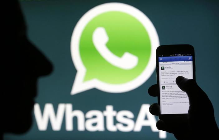 Немецкий регулятор обязал Facebook прекратить собирать и хранить данные немецких пользователей приложения WhatsApp, которое принадлежит социальной сети.