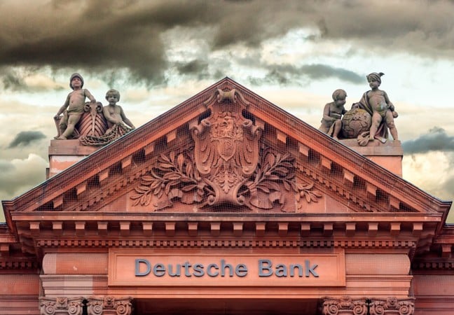 Катарские инвесторы, обладающие крупнейшей долей акций Deutsche Bank, не планируют продавать их.