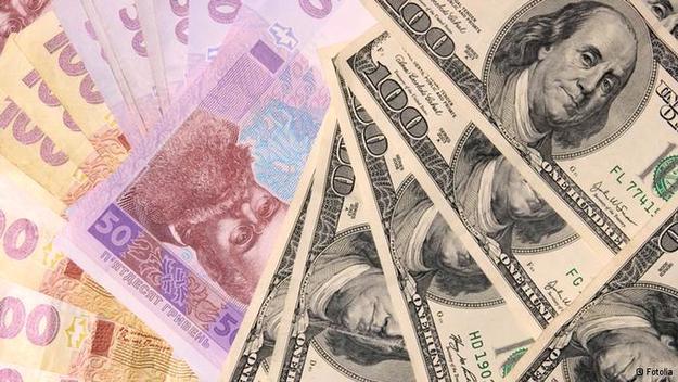 Национальный банк повысил официальный курс гривны до 25,55 грн/$.