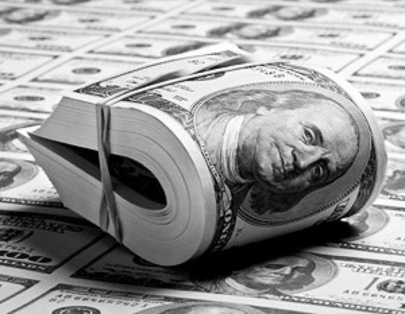 Украинцы в ноябре продали наличной валюты на $21,3 млн больше, чем купили, сообщают «Українські новини».