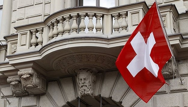 Швейцария планирует обновить налоговое соглашение с США в следующем году, чтобы обеспечить автоматический двусторонний обмен информацией о банковских счетах между двумя странами.