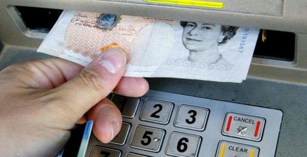 В преддверии католического рождества, 23 декабря, британцы установили новый рекорд по снятию наличных денег с банкоматов компании Link.