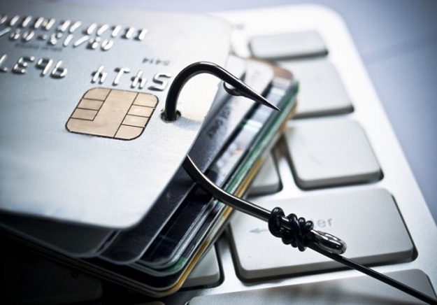 В прошлом году от мошенничества с платежными картами пострадало 1,22% пользователей от общего количества держателей карт в Украине (по данным НБУ — около 31,1 млн активных платежных карт).