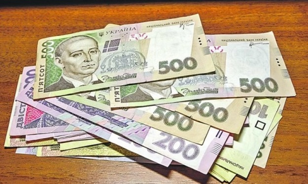 Национальный банк повысил официальный курс гривны на 24 копейки до 26,99 грн/$.