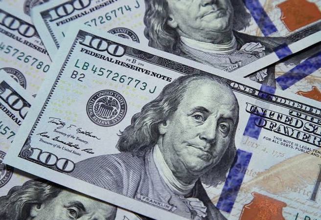 В пятницу ситуация на межбанке может измениться — и доллар вырастет.