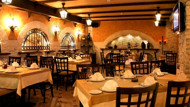 Около 120 гостей сбежали из ресторана в северо-восточном испанском городе Бембибре, не заплатив за обед, сообщает ВВС.