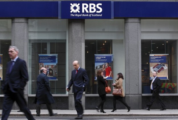 Входящие в группу RBS британские банки RBS и NatWest намерены закрыть 158 отделений в Великобритании, отдавая предпочтение онлайн-обслуживанию клиентов.